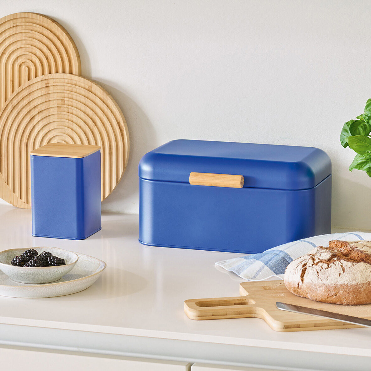 zeller-present-k-che-brotkasten-metall-bambus-blau-retro image 5
